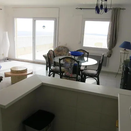 Residencial Puig Rom Apartment