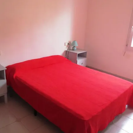 Residencial Puig Rom Apartment *